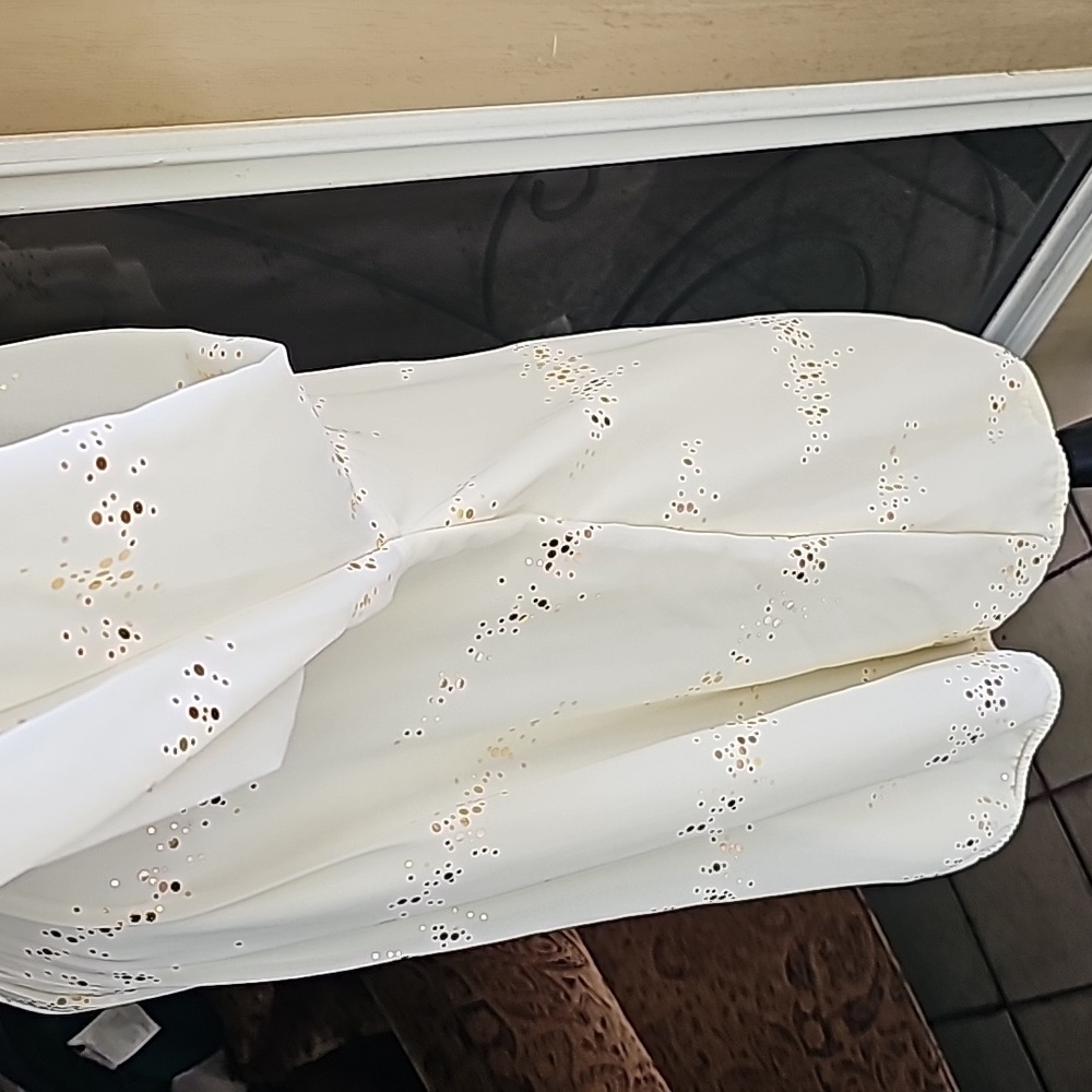 Creme blouse with sparkles - Picture 6 of 15